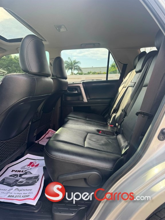 2020 Toyota 4 Runner Limited — foto 8 / 10
