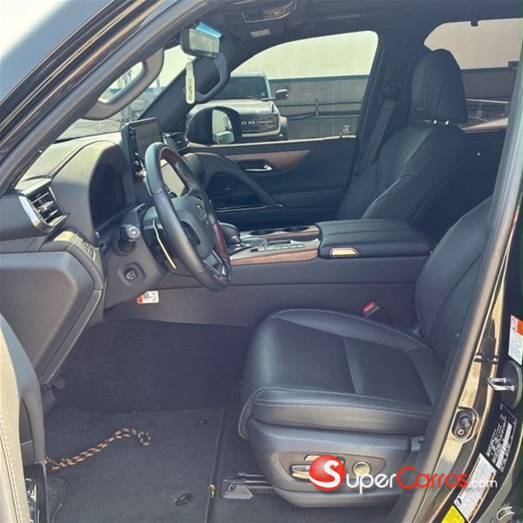 2025 Lexus LX 700 — foto 4 / 10