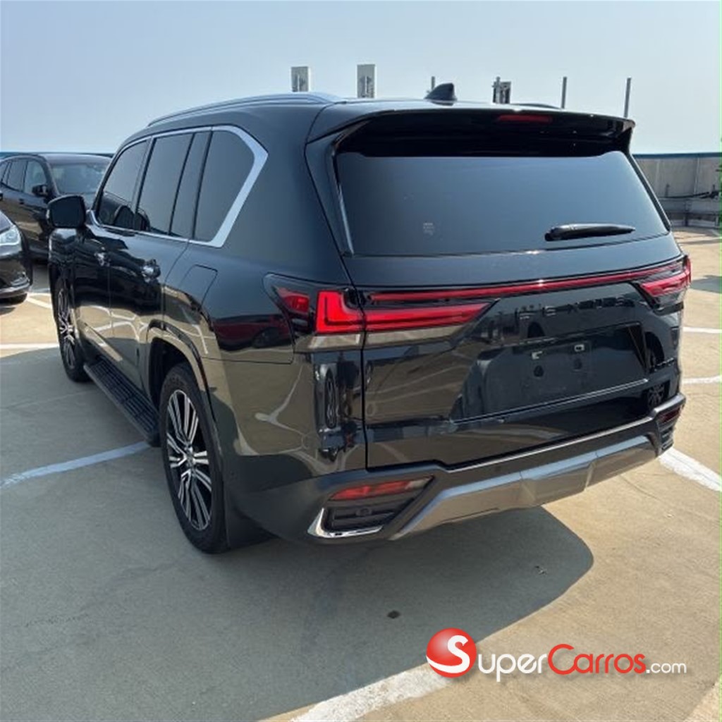 2025 Lexus LX 700 — foto 8 / 10