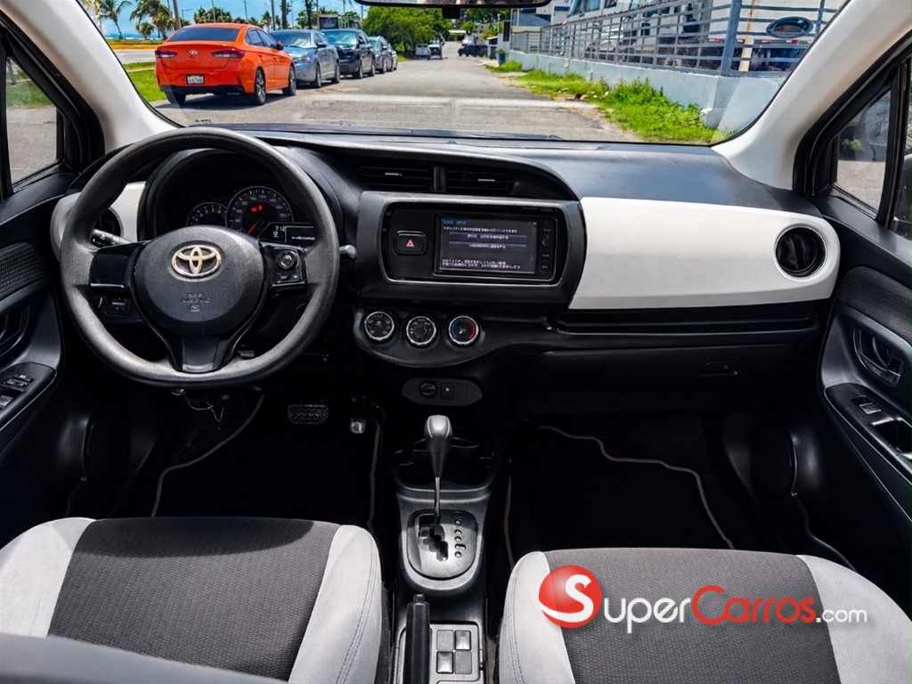2015 Toyota VITZ — foto 4 / 8