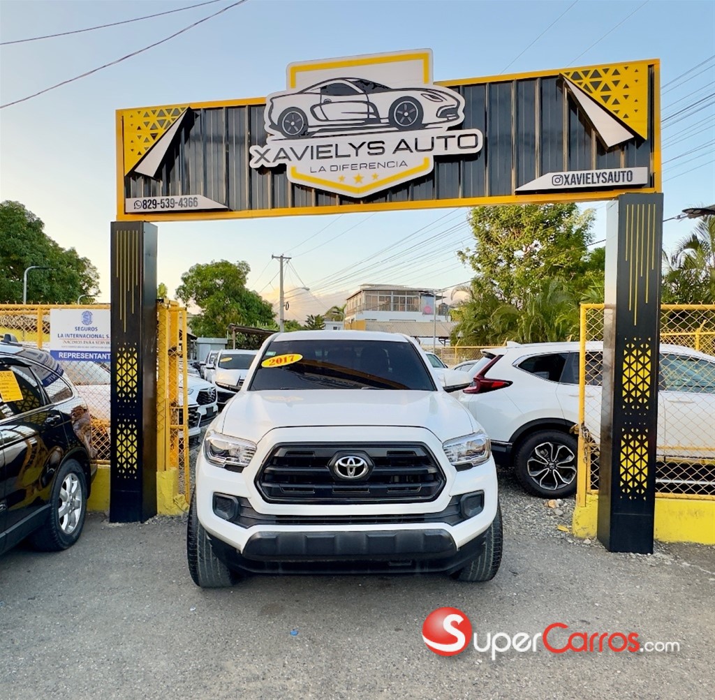 2017 Toyota Tacoma SR5 — foto 2 / 10