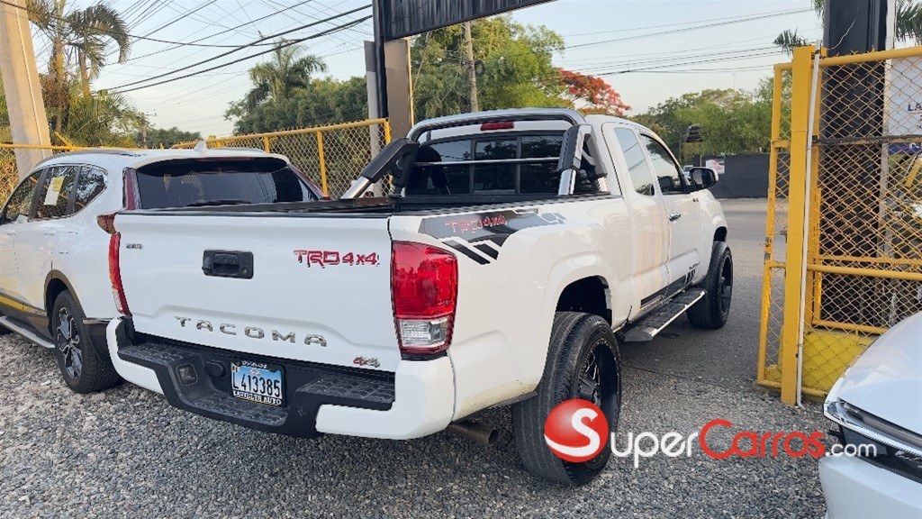 2017 Toyota Tacoma SR5 — foto 6 / 10