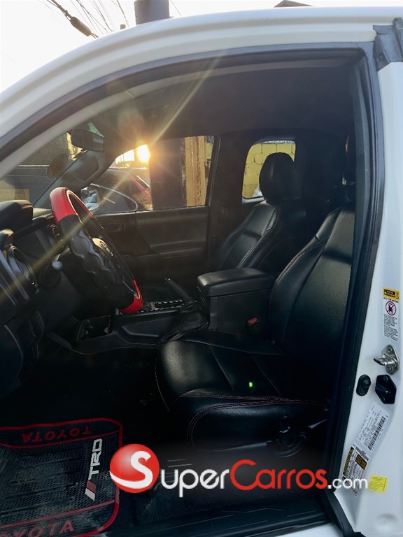 2017 Toyota Tacoma SR5 — foto 8 / 10