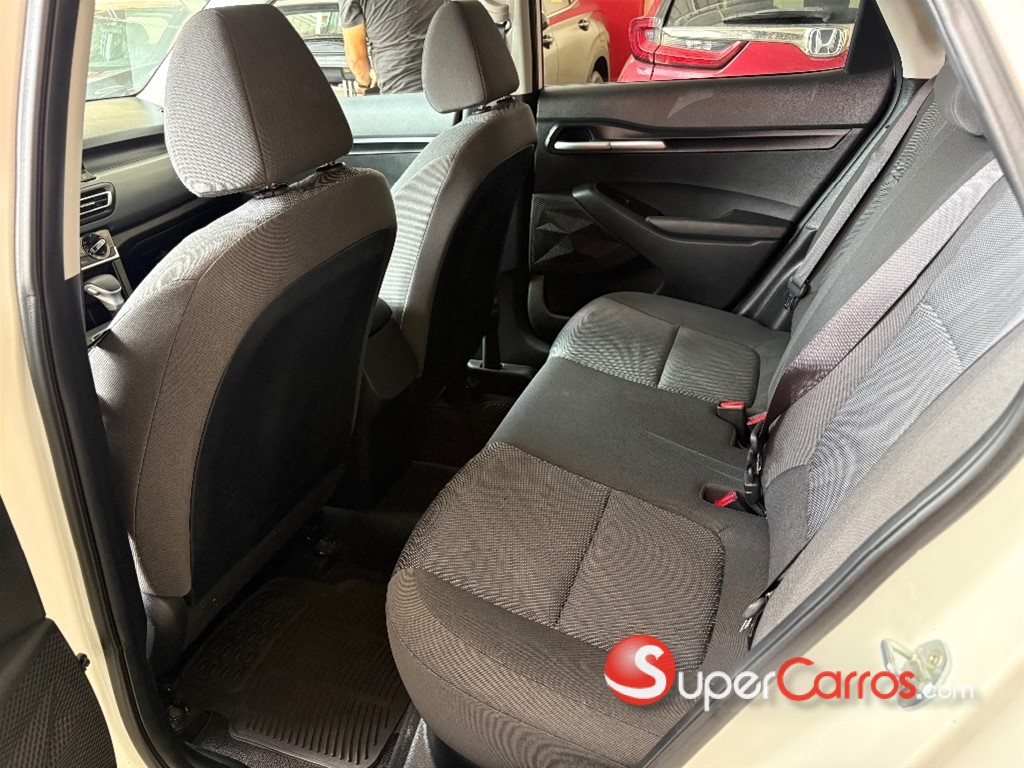 2021 Kia Seltos LX — foto 8 / 10