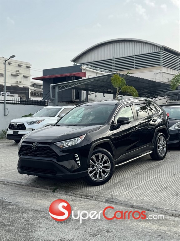 2021 Toyota RAV4 XLE Premium — foto 1 / 12