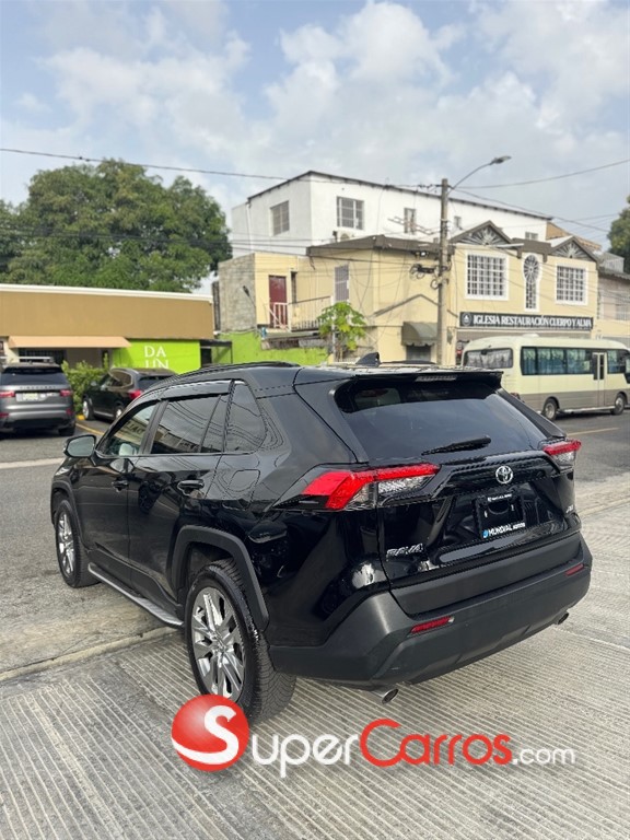 2021 Toyota RAV4 XLE Premium — foto 5 / 12