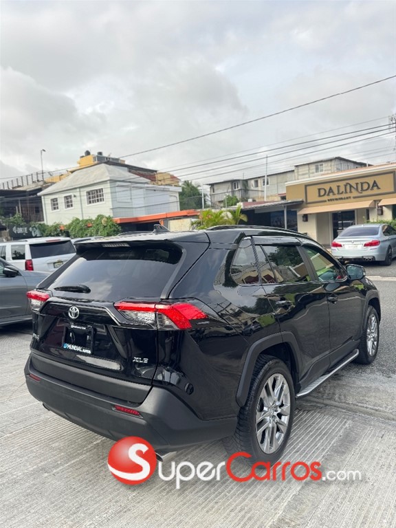 2021 Toyota RAV4 XLE Premium — foto 7 / 12