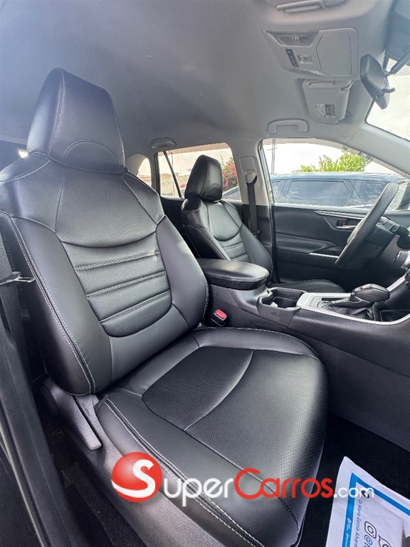2021 Toyota RAV4 XLE Premium — foto 12 / 12