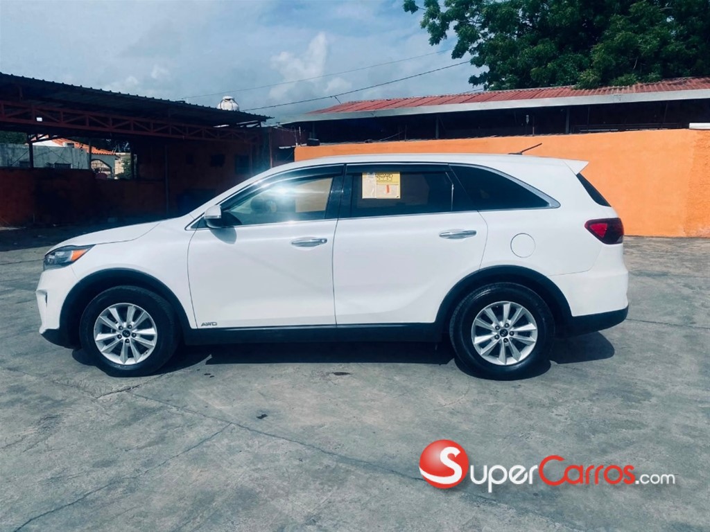 2020 Kia Sorento LX — foto 2 / 7