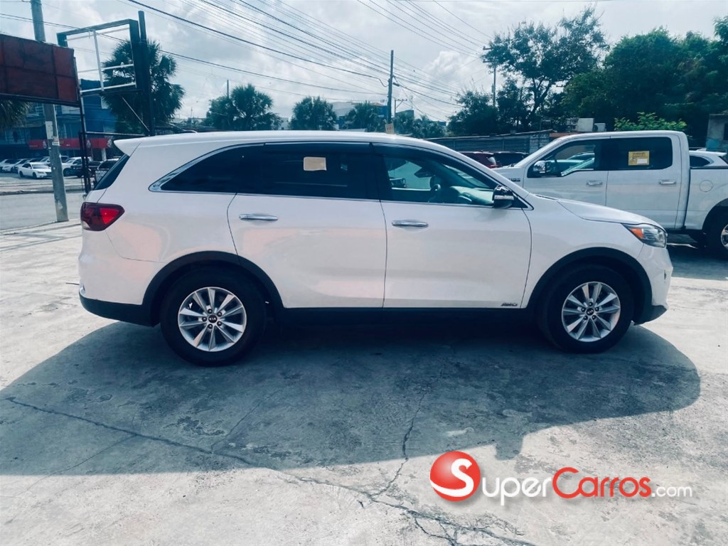 2020 Kia Sorento LX — foto 3 / 7