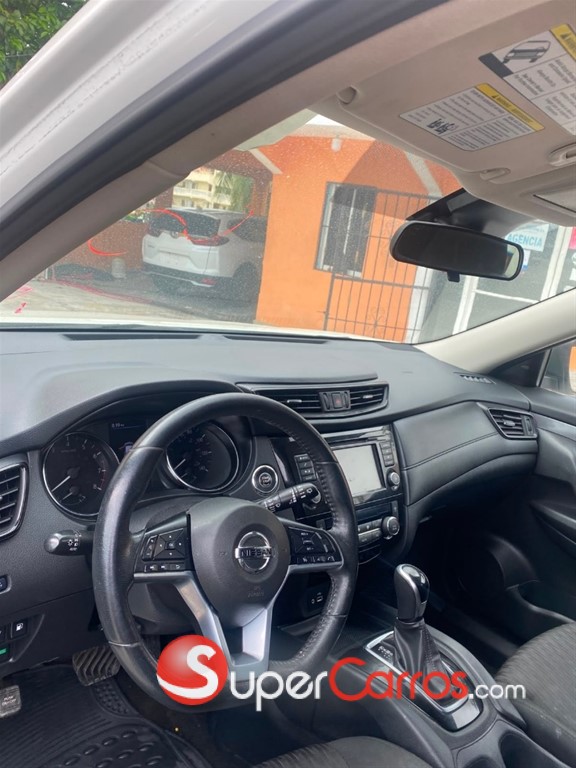 2020 Nissan Rogue — foto 7 / 8