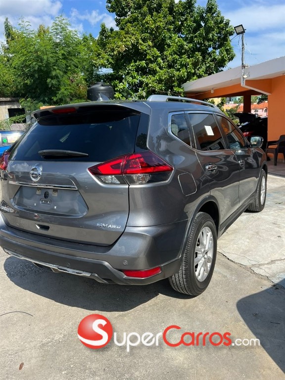 2020 Nissan Rogue — foto 3 / 5