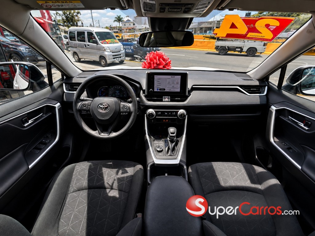 2024 Toyota RAV4 XLE Hybrid — foto 5 / 9