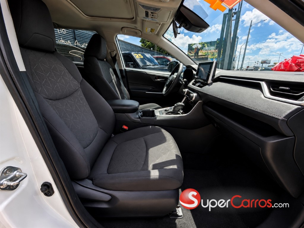 2024 Toyota RAV4 XLE Hybrid — foto 9 / 9