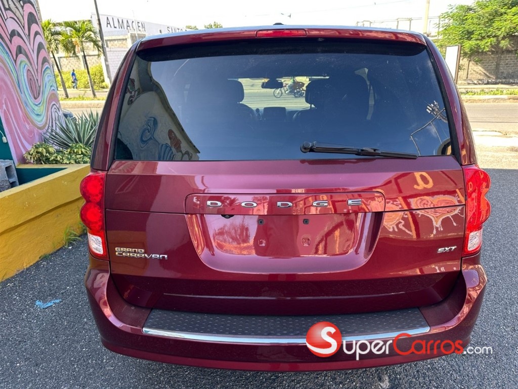 2020 Dodge Caravan SXT — foto 5 / 12
