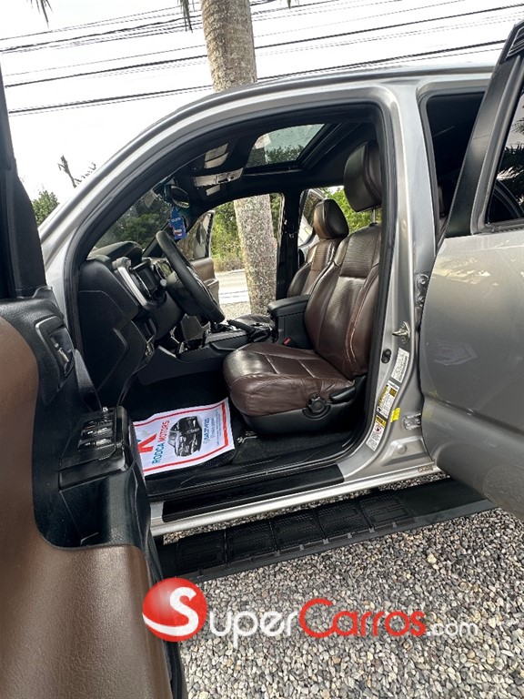 2016 Toyota Tacoma Limited — foto 7 / 12