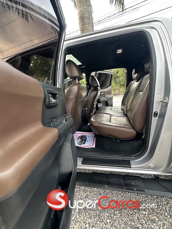 2016 Toyota Tacoma Limited — foto 8 / 12