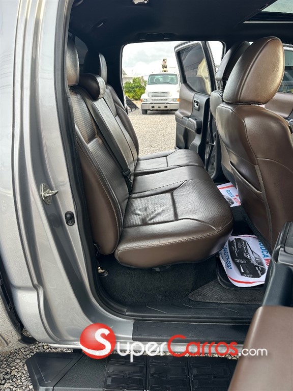 2016 Toyota Tacoma Limited — foto 9 / 12
