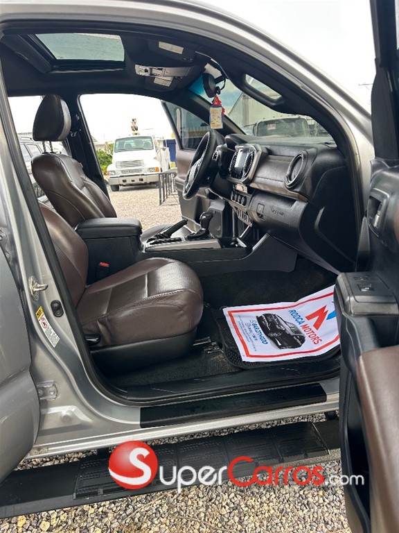 2016 Toyota Tacoma Limited — foto 10 / 12