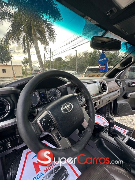 2016 Toyota Tacoma Limited — foto 12 / 12