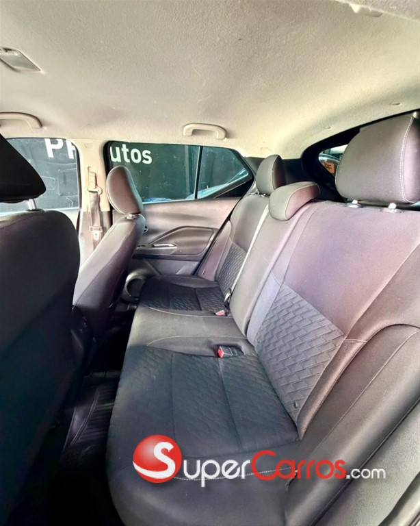 2021 Nissan Kicks — foto 6 / 8