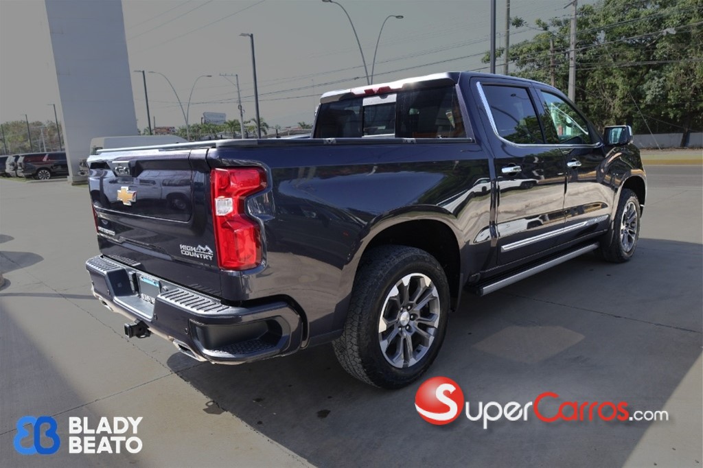 2023 Chevrolet Silverado High Country Duramax — foto 11 / 12