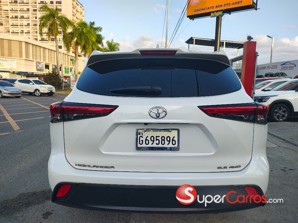 2021 Toyota Highlander XLE — foto 7 / 9
