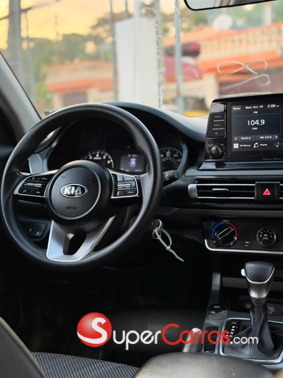 2021 Kia Seltos LX — foto 2 / 8