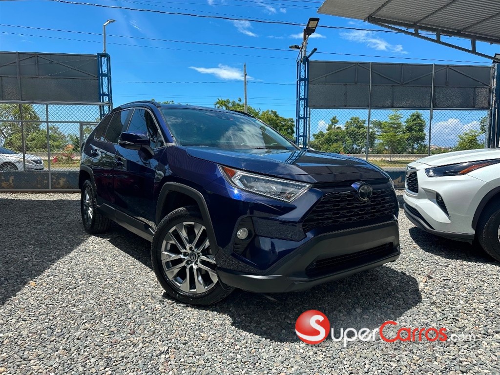 2020 Toyota RAV4 XLE Premium — foto 1 / 10