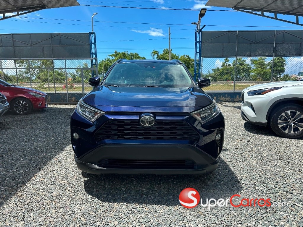 2020 Toyota RAV4 XLE Premium — foto 2 / 10