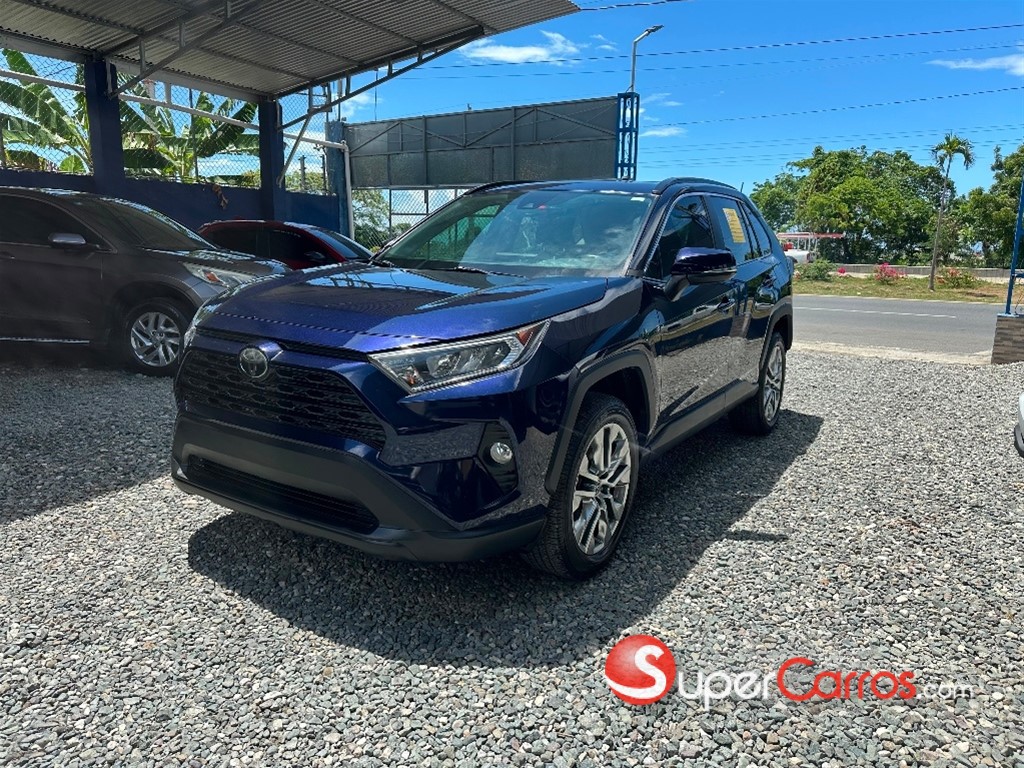 2020 Toyota RAV4 XLE Premium — foto 3 / 10