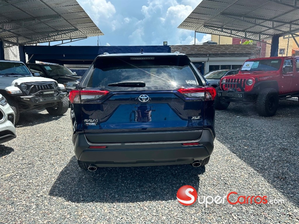 2020 Toyota RAV4 XLE Premium — foto 4 / 10