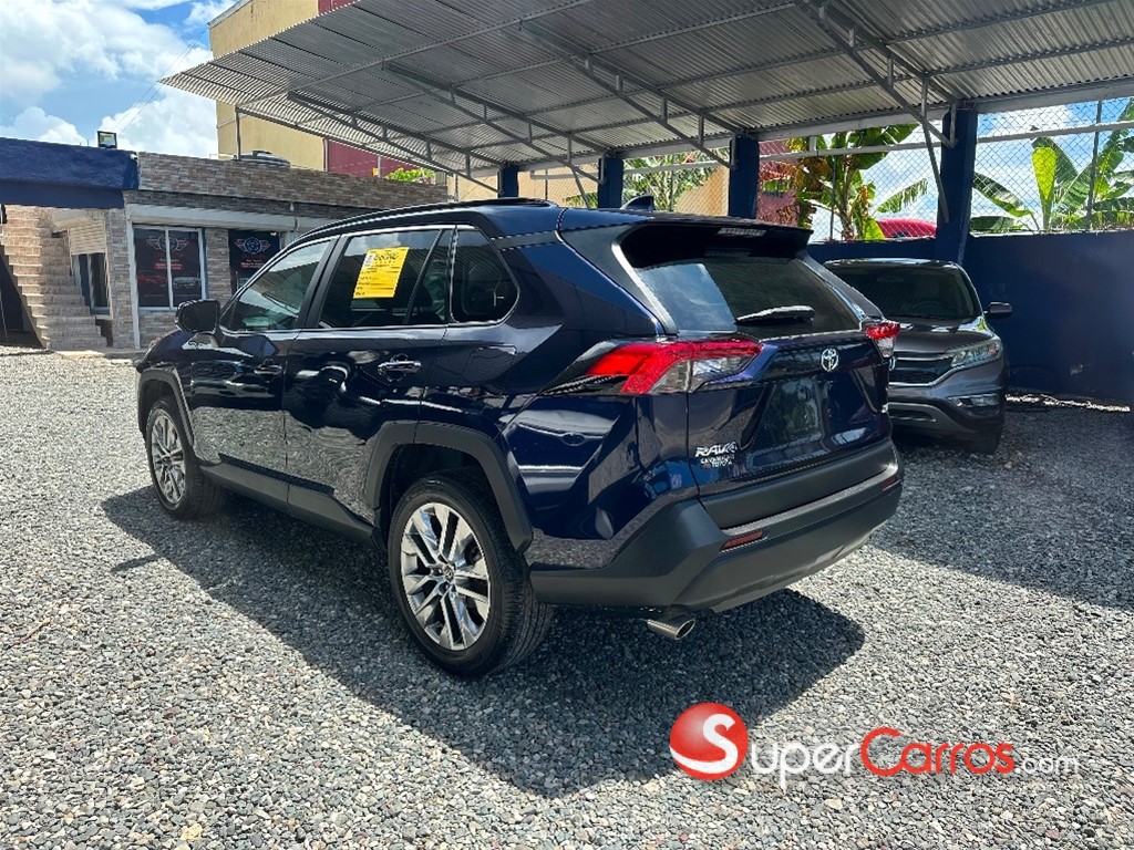 2020 Toyota RAV4 XLE Premium — foto 5 / 10