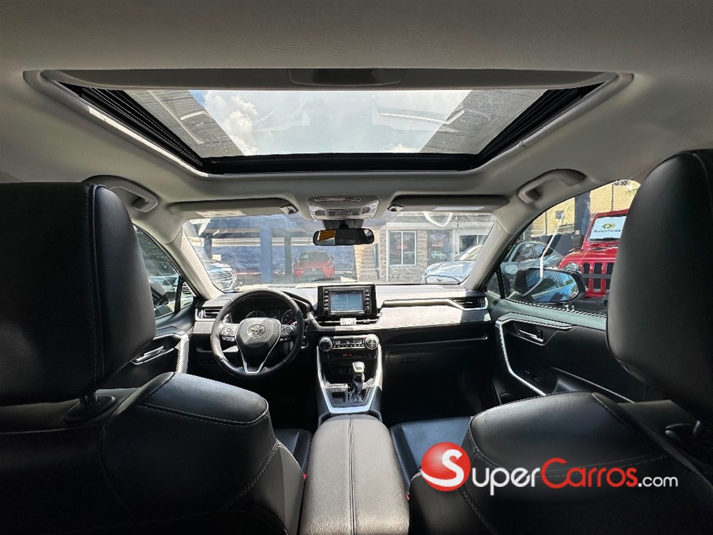 2020 Toyota RAV4 XLE Premium — foto 9 / 10