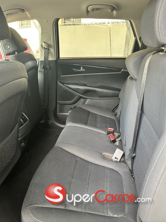 2020 Kia Sorento LX — foto 6 / 10