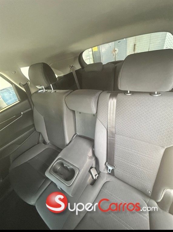 2020 Kia Sorento LX — foto 8 / 10