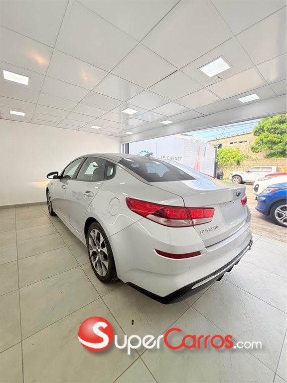 2019 Kia Optima — foto 7 / 10