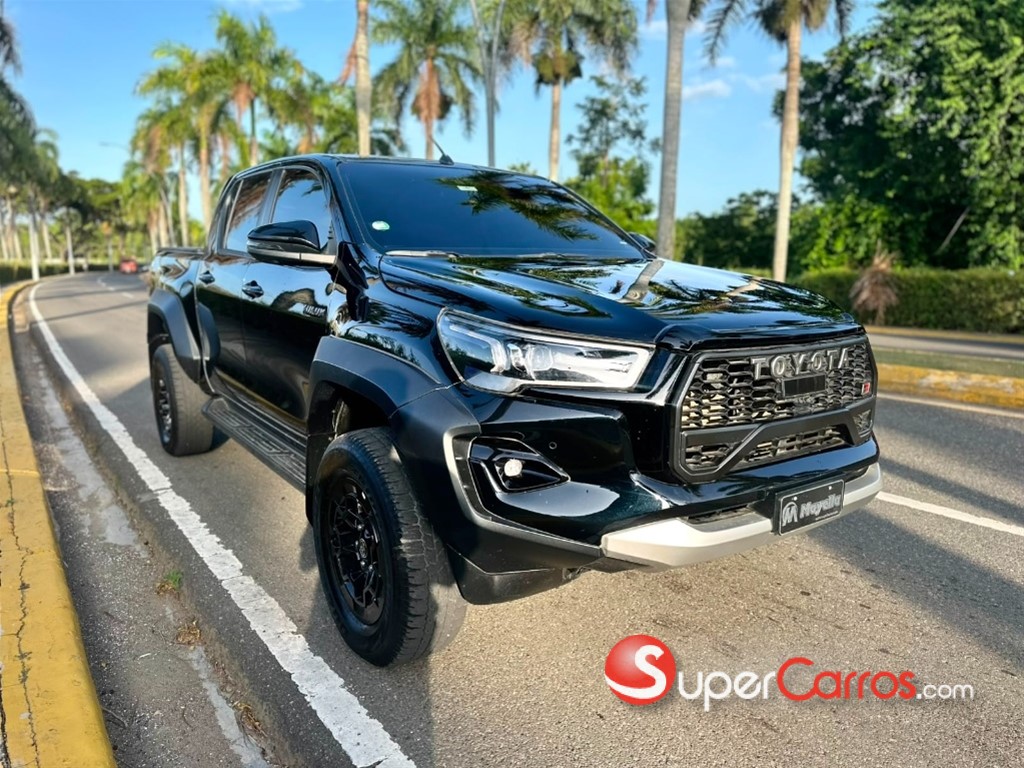 2025 Toyota Hilux GR Sport — foto 2 / 10