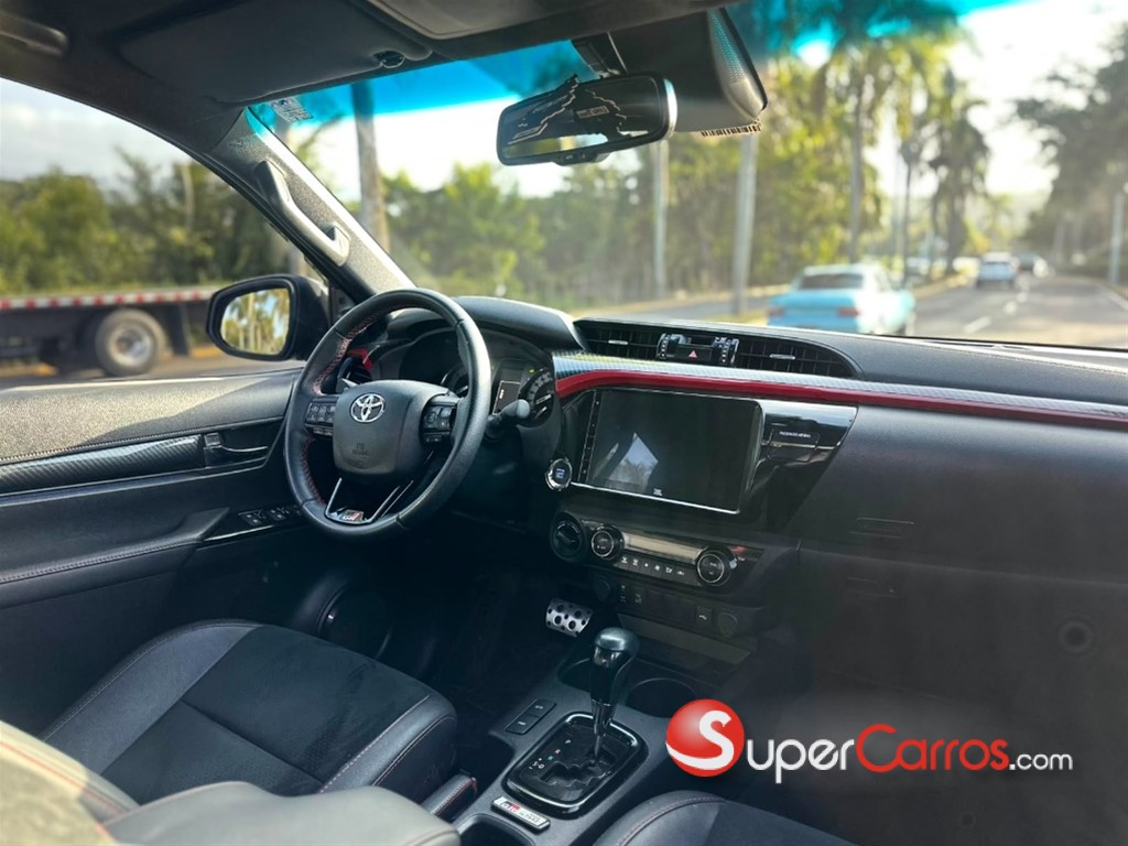 2025 Toyota Hilux GR Sport — foto 5 / 10