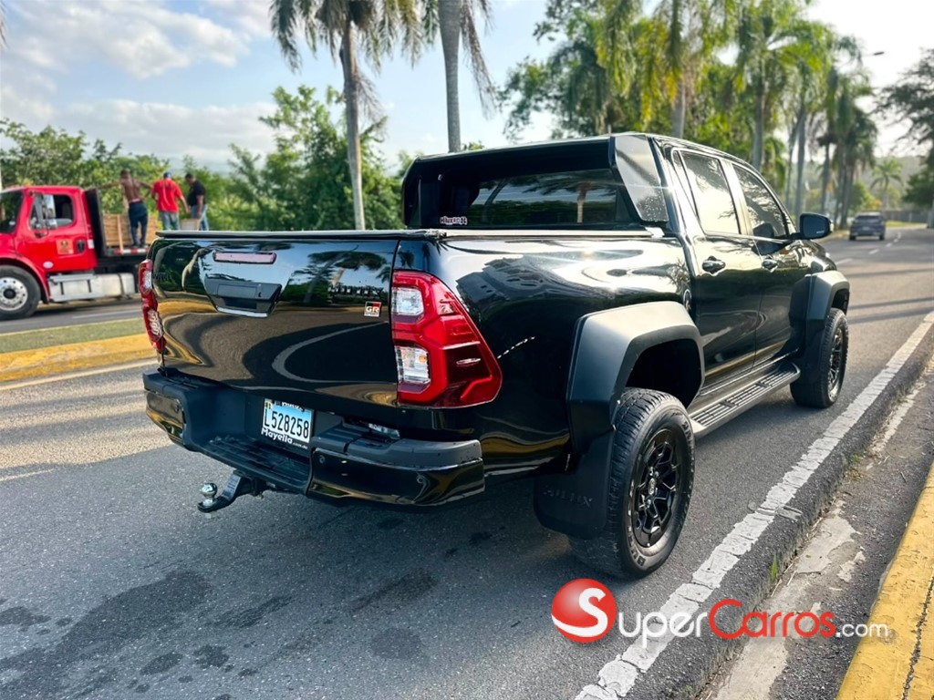 2025 Toyota Hilux GR Sport — foto 9 / 10