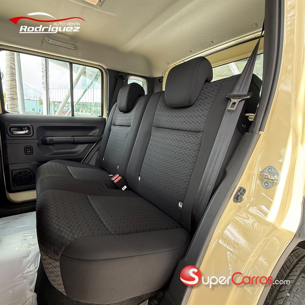 2027 Suzuki Jimny GLX — foto 6 / 8