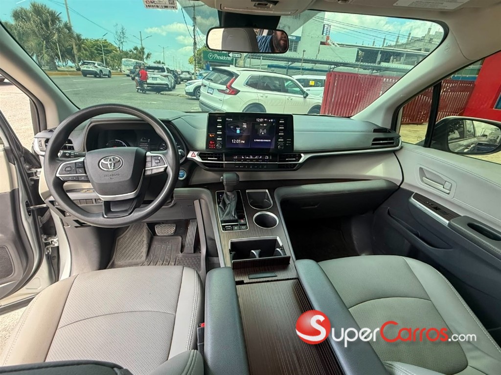 2021 Toyota Sienna LE — foto 5 / 12