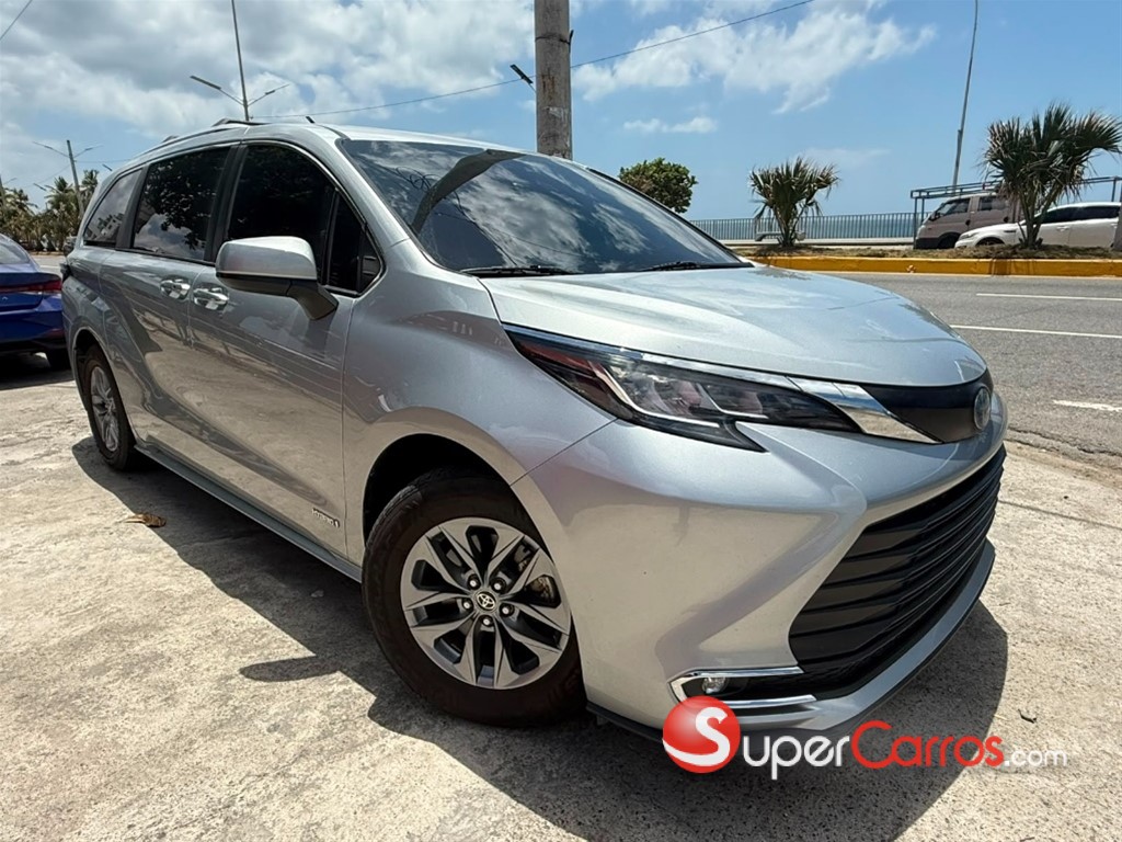 2021 Toyota Sienna LE — foto 11 / 12