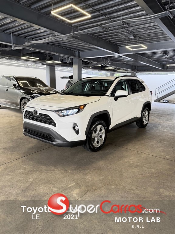 2021 Toyota RAV4 LE — foto 1 / 9