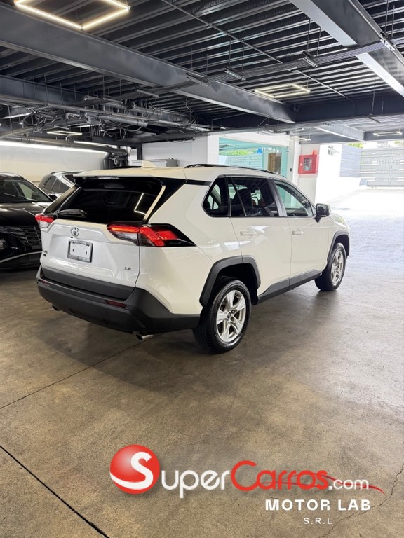 2021 Toyota RAV4 LE — foto 3 / 9