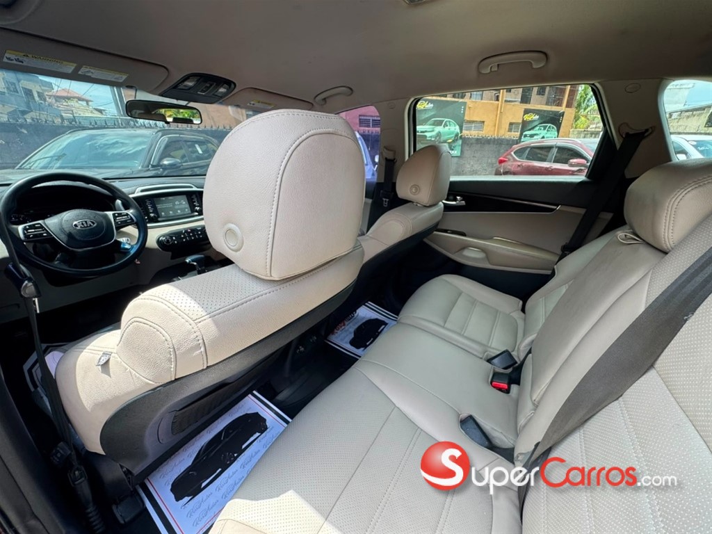 2019 Kia Sorento LX — foto 7 / 9