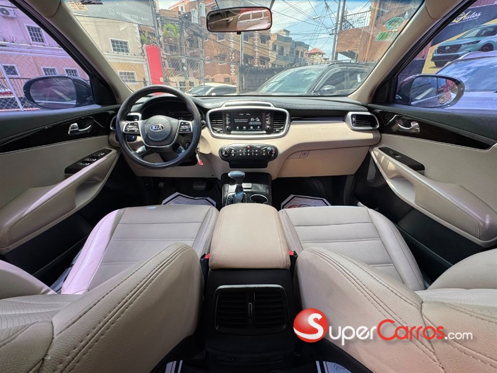 2019 Kia Sorento LX — foto 8 / 9