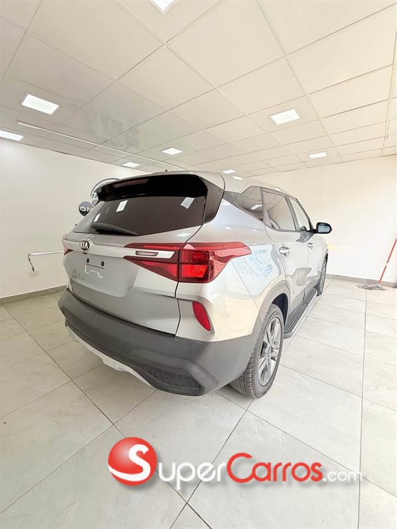 2021 Kia Seltos LX — foto 6 / 9
