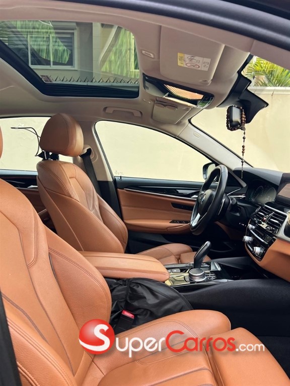 2020 BMW Serie 5 — foto 11 / 12