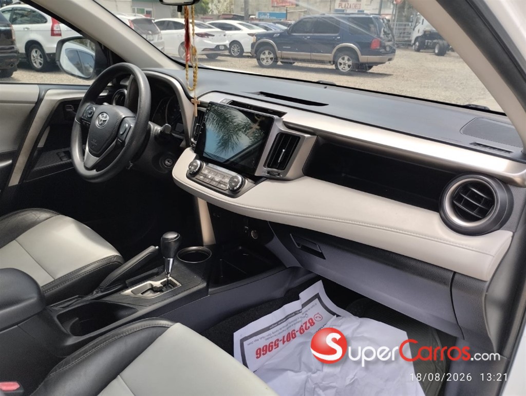 2013 Toyota RAV4 XLE — foto 9 / 11